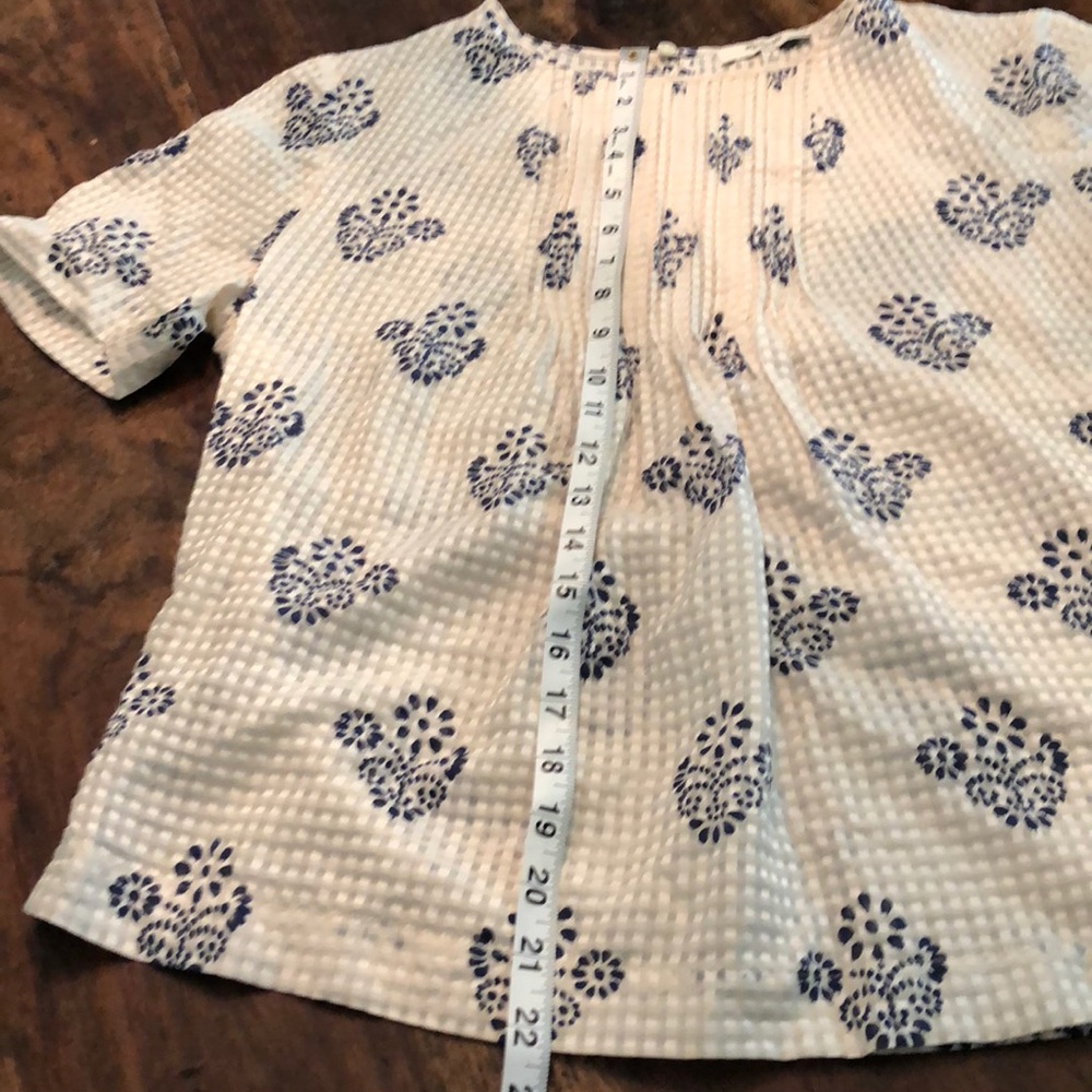 Madewell size 8 flouncy top—cream with navy print